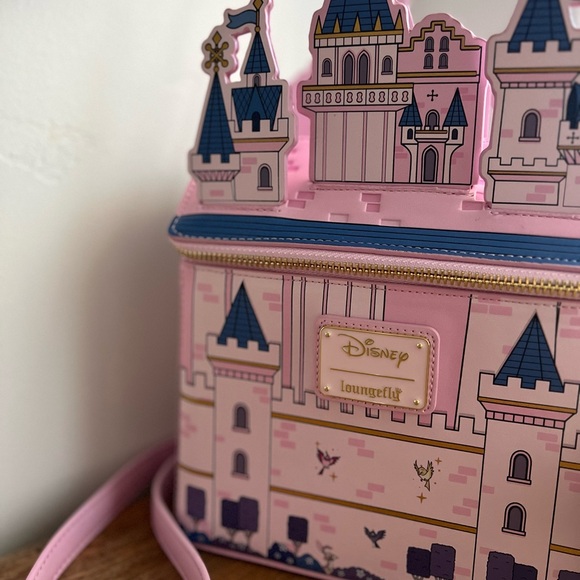 Sleeping Beauty 65th Anniversary Exclusive Castle Figural Crossbody Bag NWT - Picture 8 of 8